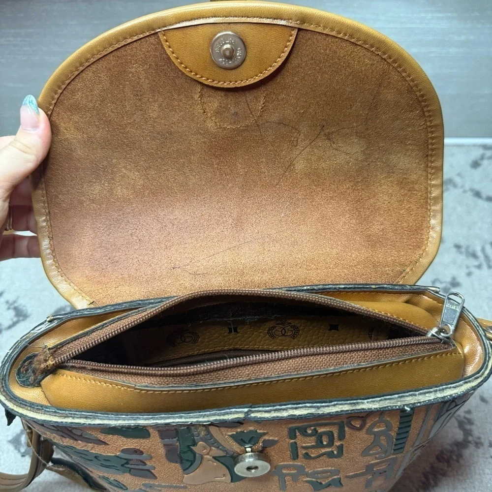 VTG PRINCESS Egyptian Hieroglyphics Tooled Leather Bucket Bag